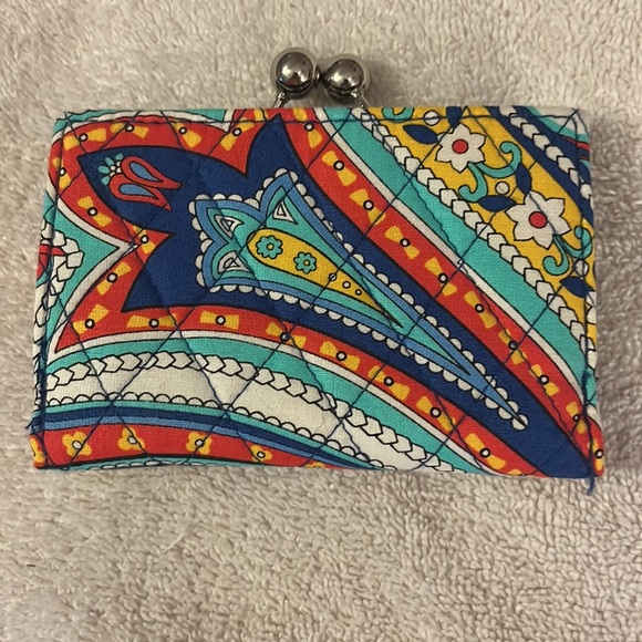 Marina Paisley Kisslock Wallet (NWOT) - Picture 2 of 3